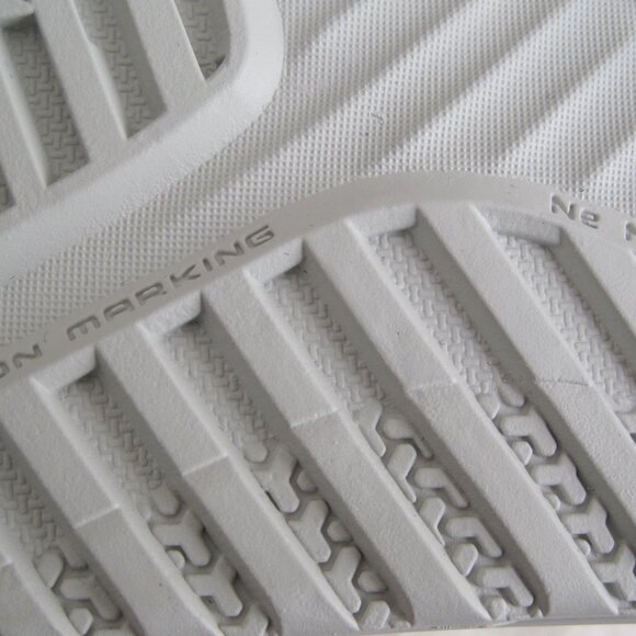 NEW IN BOX ASICS Gel-Resolution-8 Men's tennis/Pickleball shoes - Picture 15 of 16